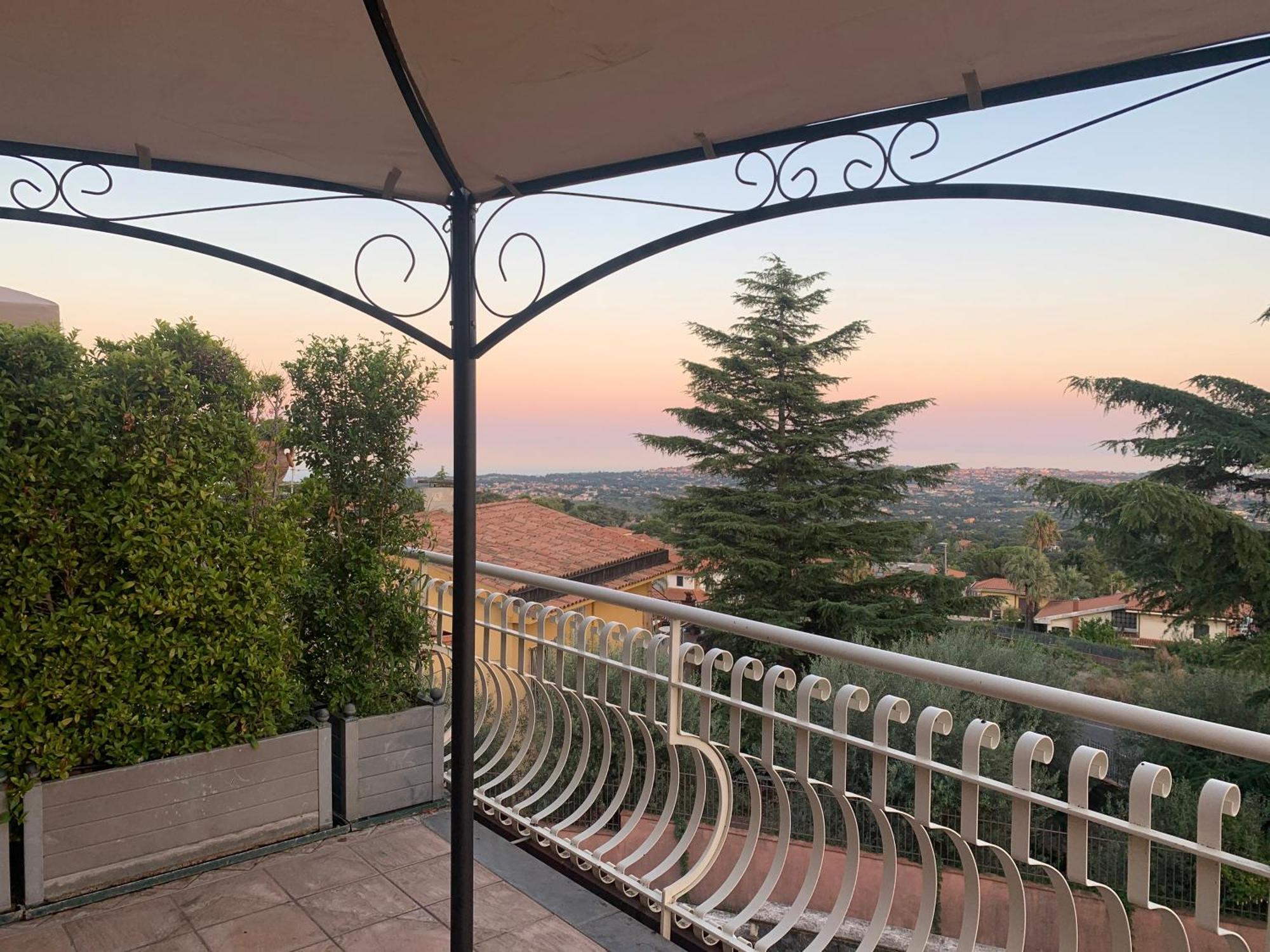 Etna Royal View Aparthotel Trecastagni Rum bild